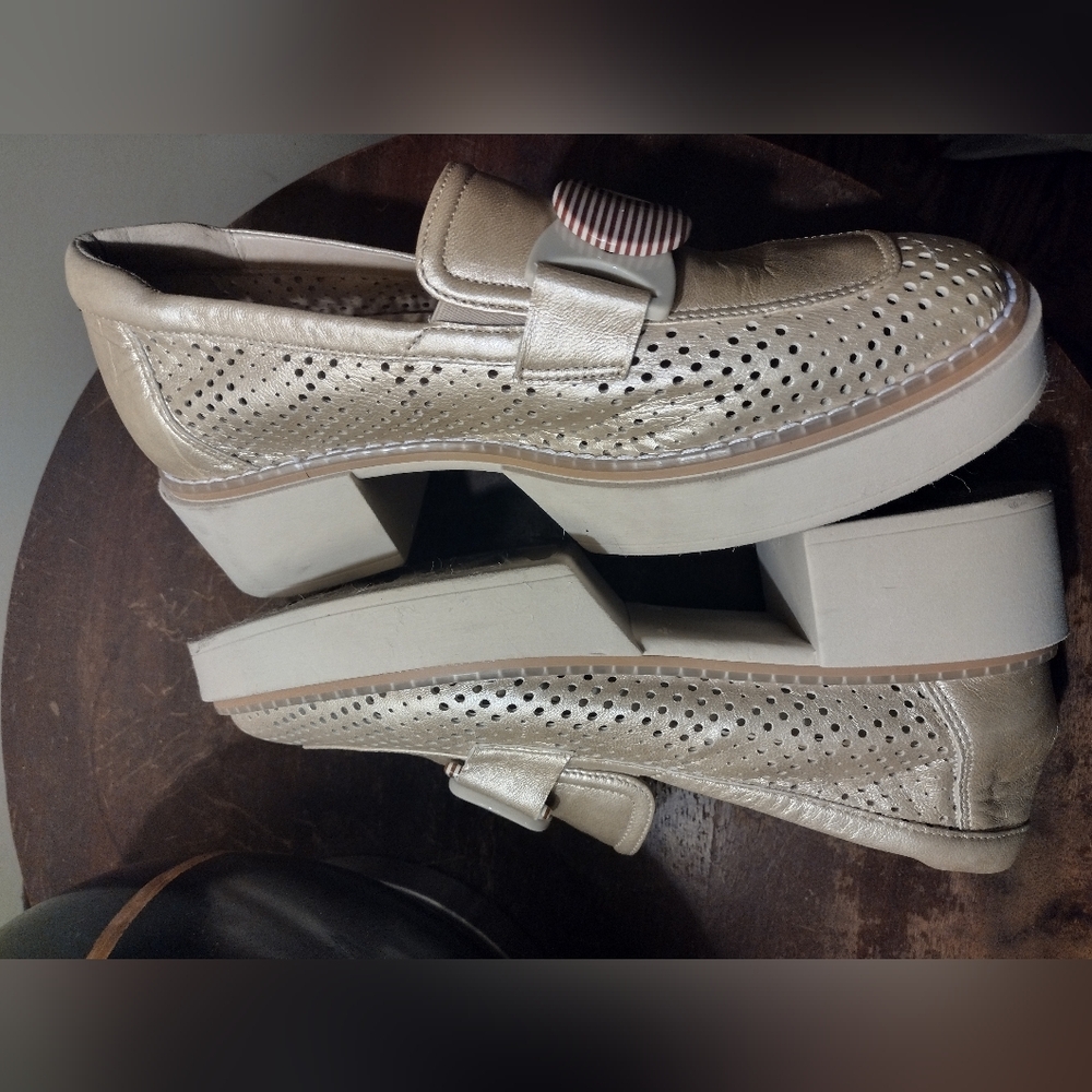 Softwaves Gold Leather Chunky Heel Loafers Size 40 (9.5) - Picture 3 of 8